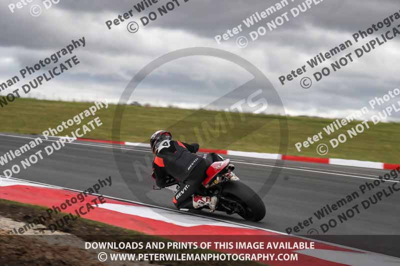 cadwell no limits trackday;cadwell park;cadwell park photographs;cadwell trackday photographs;enduro digital images;event digital images;eventdigitalimages;navarra;no limits trackdays;peter wileman photography;racing digital images;trackday digital images;trackday photos